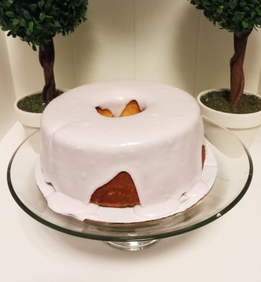 Strawberry Glaze 7up Pound Cake